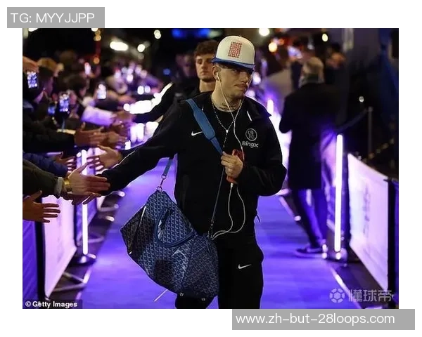 吉文:或许我有点老派,看不惯加纳乔走路歪着身子还挂条链子 吉文:或许我有点老派,看不惯加纳乔走路歪着身子还挂条链子